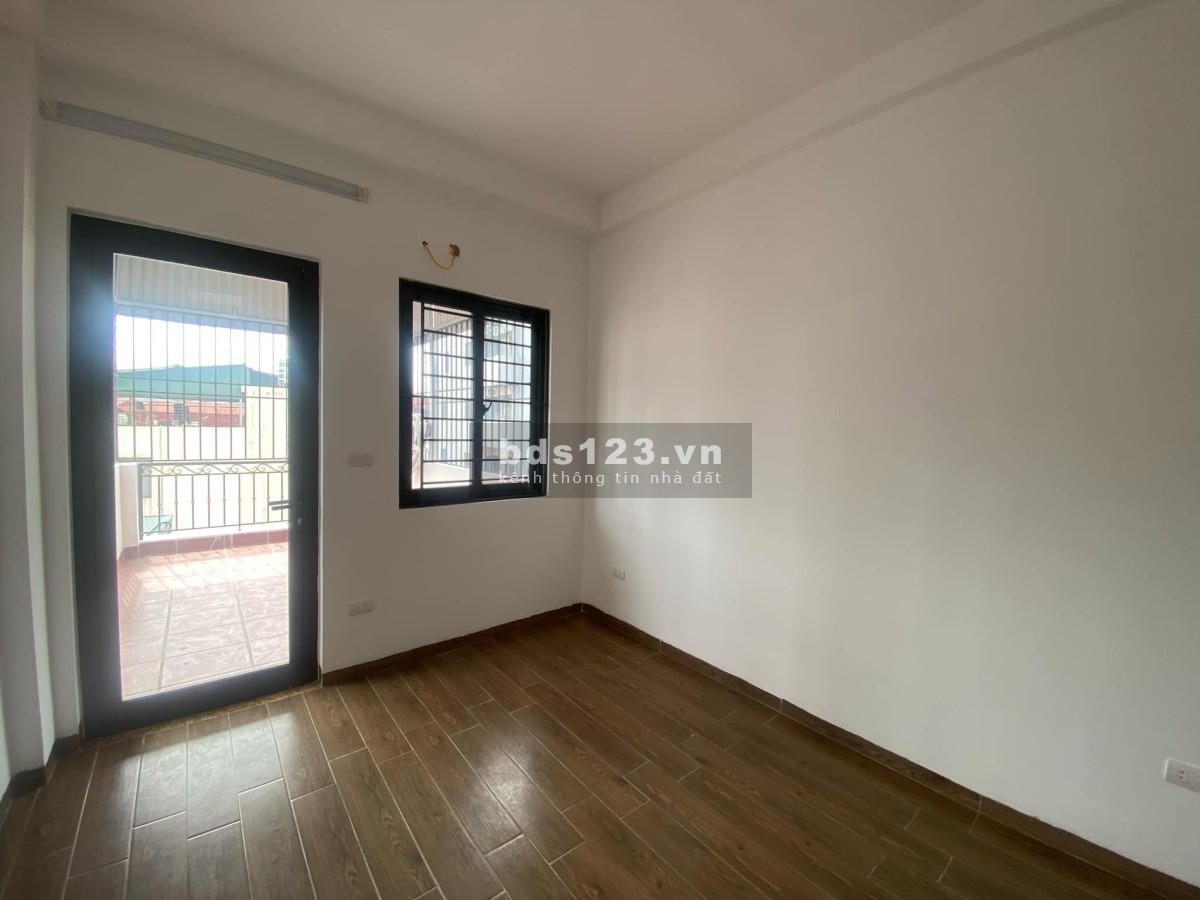 Bán nhà Đội Cấn, 37m2, 7 Tầng THANG MÁY, hơn 8 tỷ. Cách Ô TÔ đỗ chỉ 2 nhà.