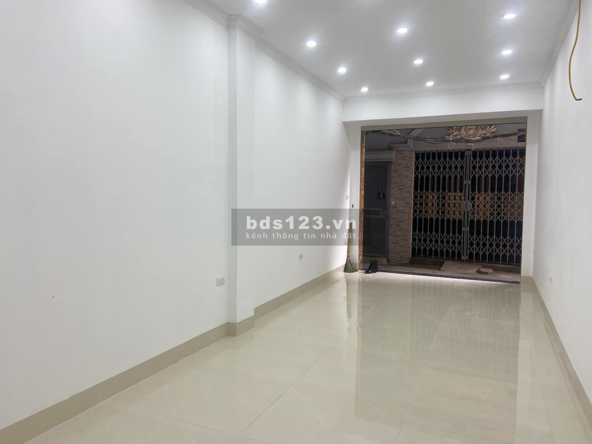 Bán nhà Đội Cấn, 37m2, 7 Tầng THANG MÁY, hơn 8 tỷ. Cách Ô TÔ đỗ chỉ 2 nhà.