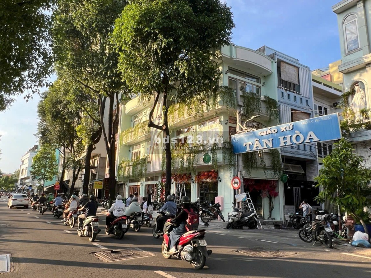Ngang 18m - góc 2 mặt tiền Trường Sa Phú Nhuận - 3 tầng - vị trí siêu vip thương hiệu - giá 27.5 tỷ