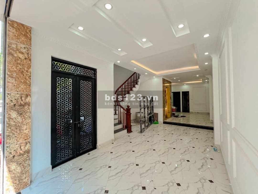 Siêu phẩm nhà đẹp - Ô tô vào nhà - Thang máy - View hồ Linh Đàm - Ở sướng