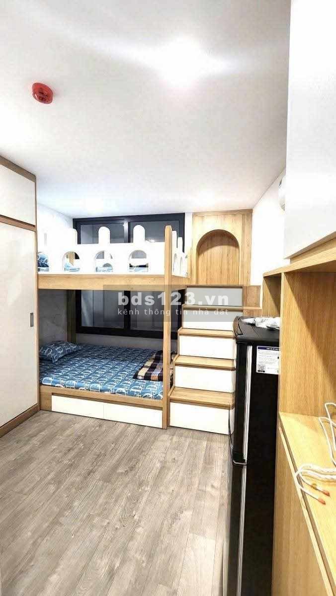 Minh Khai Hai Bà Trưng, mặt tiền rộng 8m - Trước nhà sân vườn thoáng - Cách 1 nhà ra ngõ