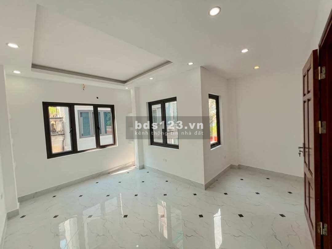 Siêu phẩm nhà đẹp - Ô tô vào nhà - Thang máy - View hồ Linh Đàm - Ở sướng