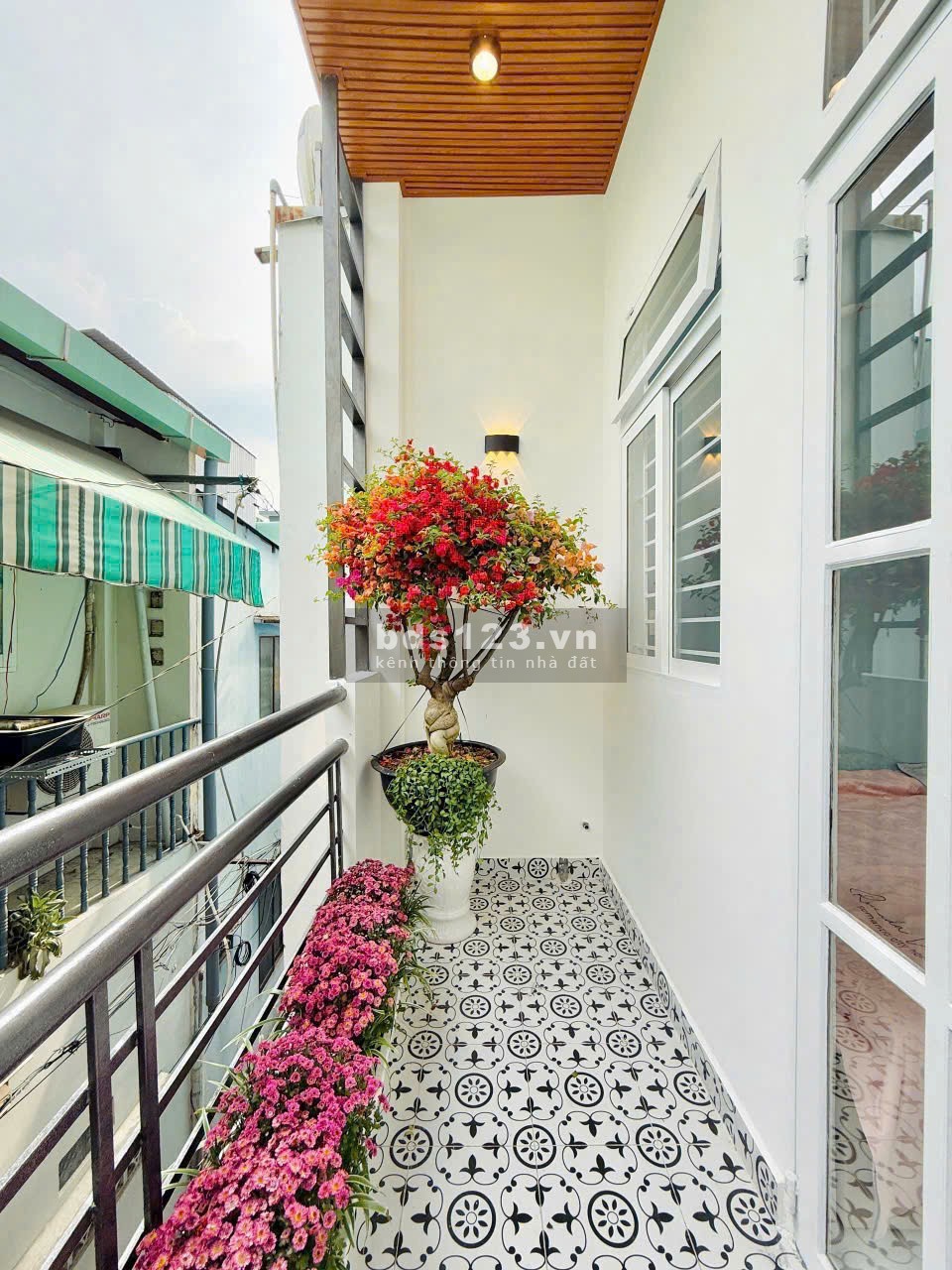 Nhà đẹp kế Hóc Môn HCM 1T2L 6X15M chỉ 700 triệu nhận nhà ngay