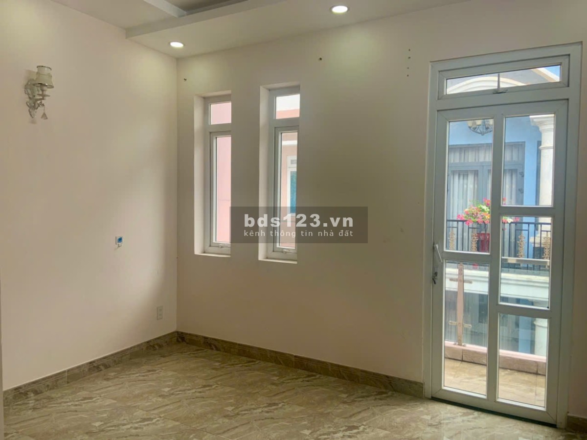 Thuê nhà 13TR, Liên hệ 0399641823