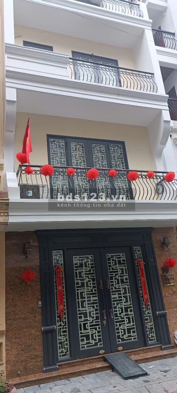 Văn Quán phân lô - Vỉa hè - Ô tô tránh, chạy vòng quanh - Ở, hoặc kinh doanh văn phòng