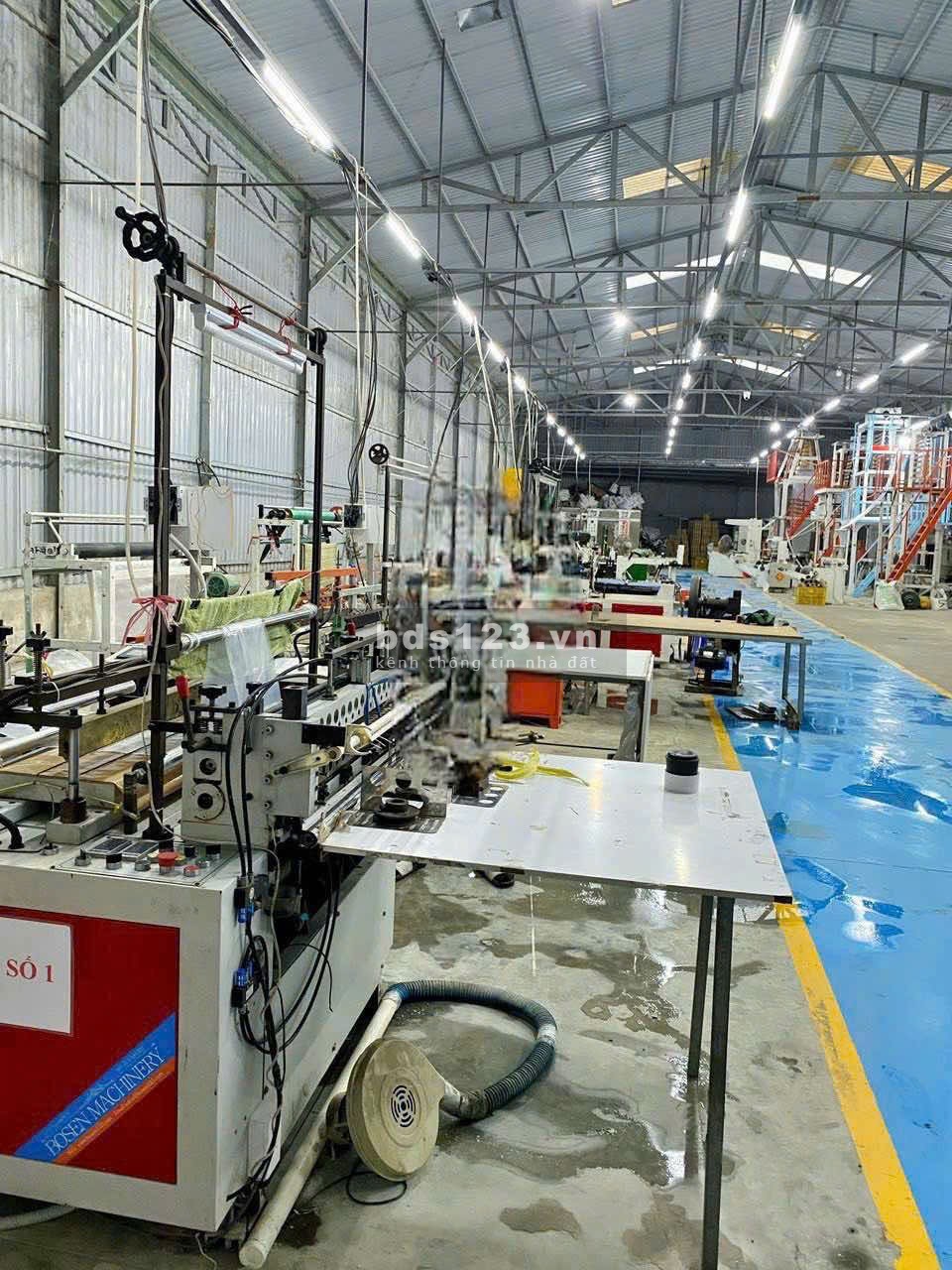 Cho thuê kho xưởng 900m2 Bưng Ông Thoàn, Phú Hữu, Quận 9.