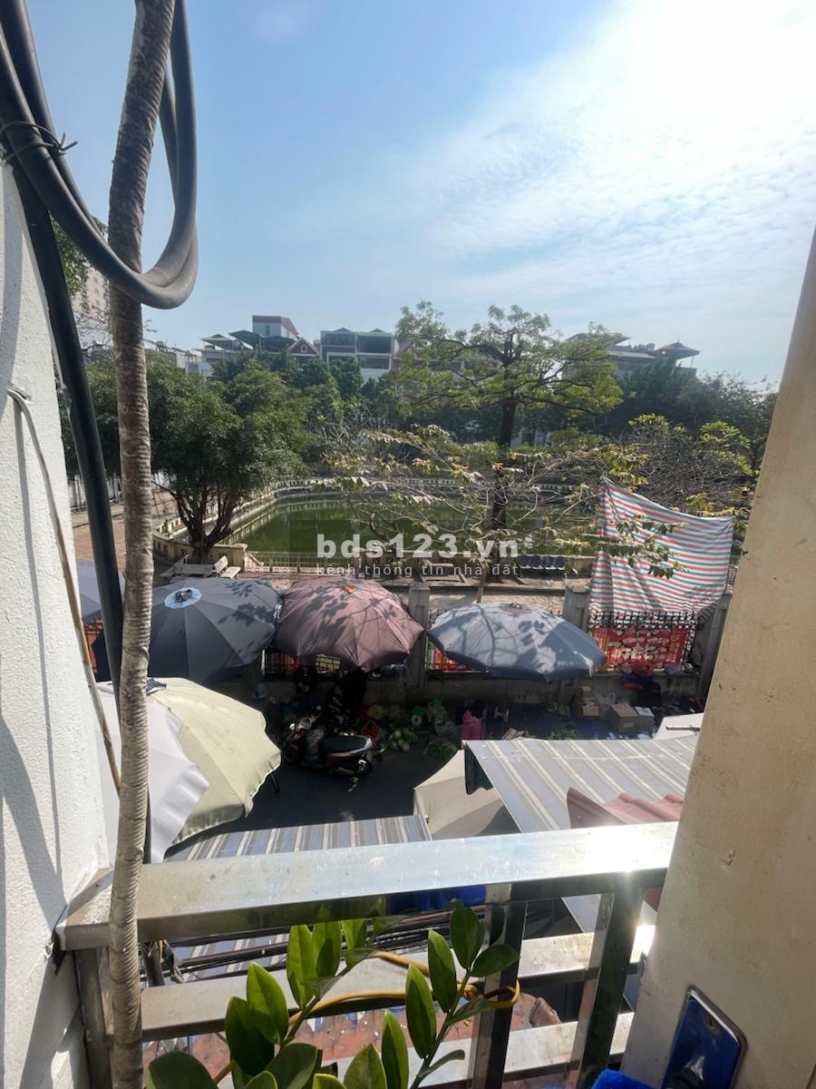 Bán nhà view hồ 14 tỷ, 45m2, 4 Tầng, MT 4m, Lạc Long Quân Tây Hồ