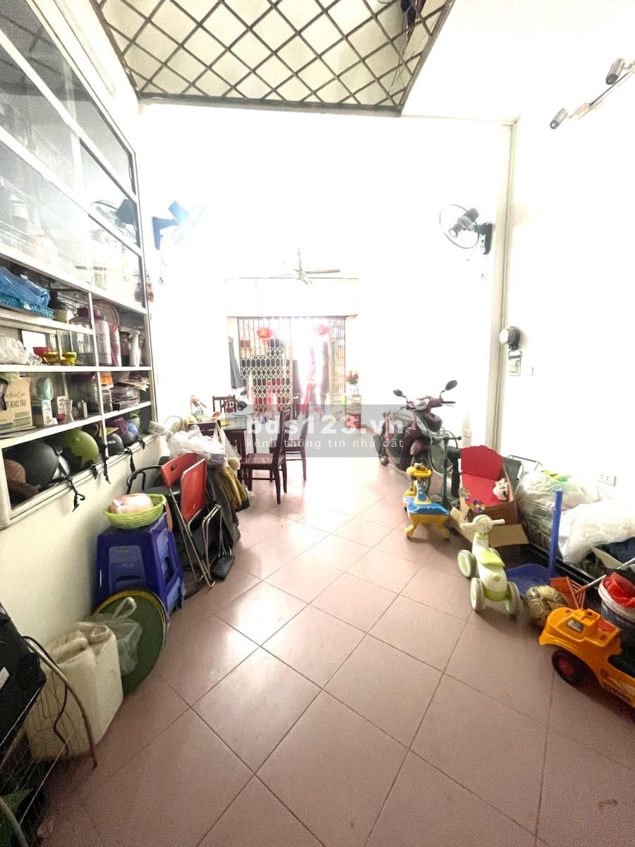 Bán nhà view hồ 14 tỷ, 45m2, 4 Tầng, MT 4m, Lạc Long Quân Tây Hồ