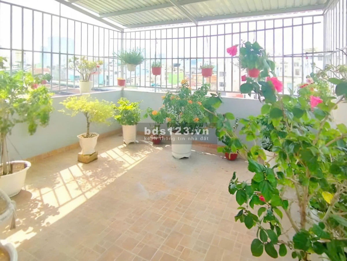 Bán nhà 3 tầng mặt tiền Trần Văn Đang, Quận 3, DT 4.8 x 7.4 m, Giá 6.4 tỷ