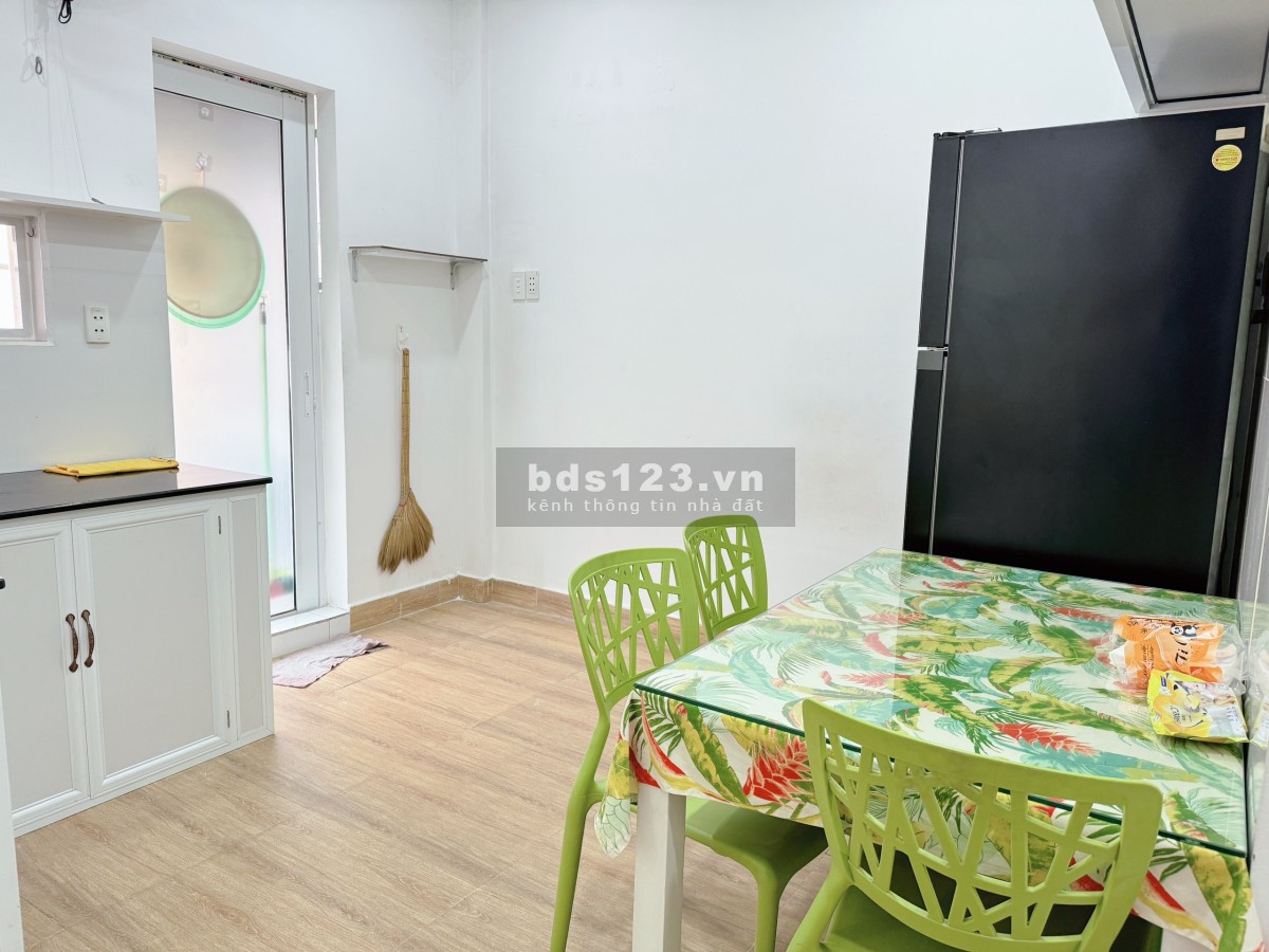 Chung cư A2, Vũ Huy Tấn, P3, Bình Thạnh: 70m2, 2p ngủ,10,5tr