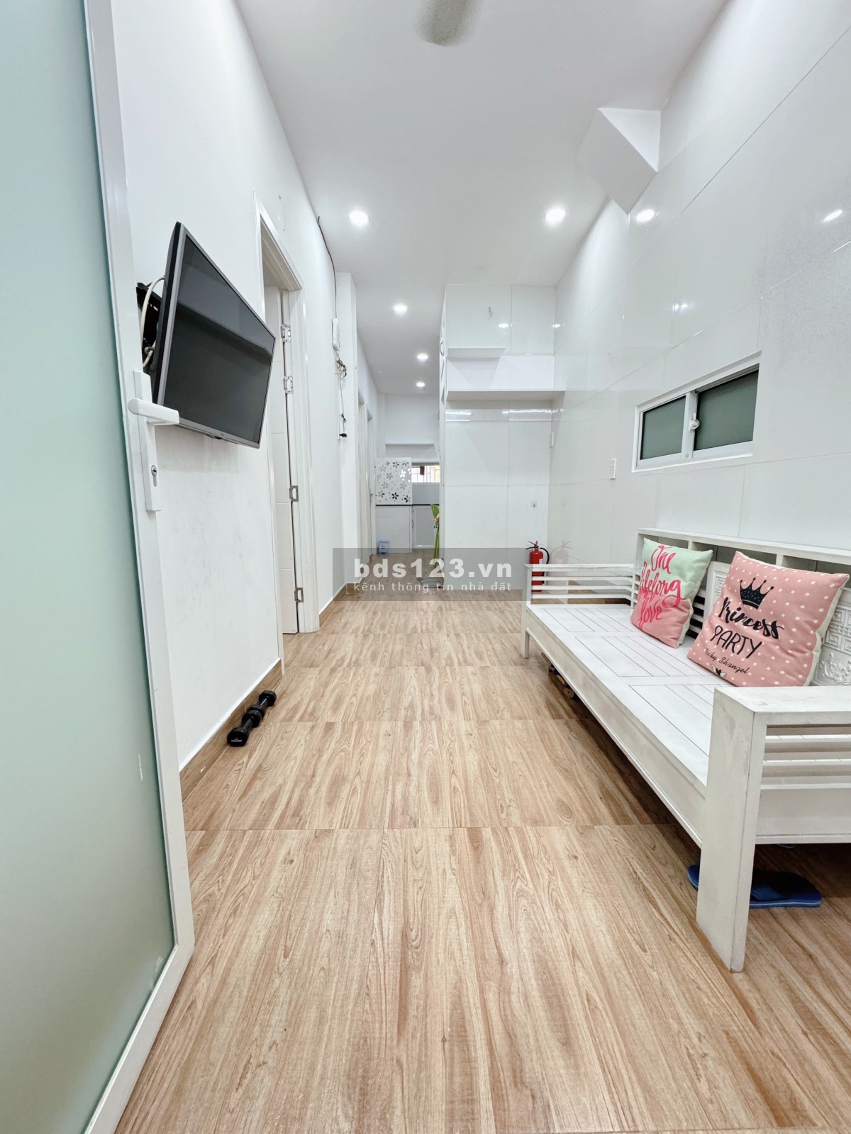 Chung cư A2, Vũ Huy Tấn, P3, Bình Thạnh: 70m2, 2p ngủ,10,5tr