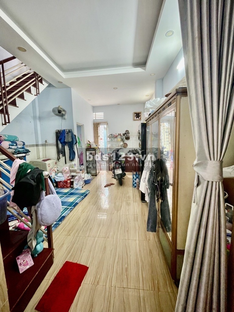 Ngon - Bự - Rẻ - 37.1m2 Phường 3, Quận 8 - Giá 3.x tỷ - Xe hơi đỗ ngỏ