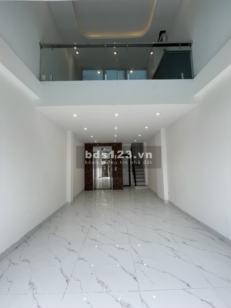 Bán nhà Phúc Lợi ô tô thang máy 6,5 tỷ có thương lượng
