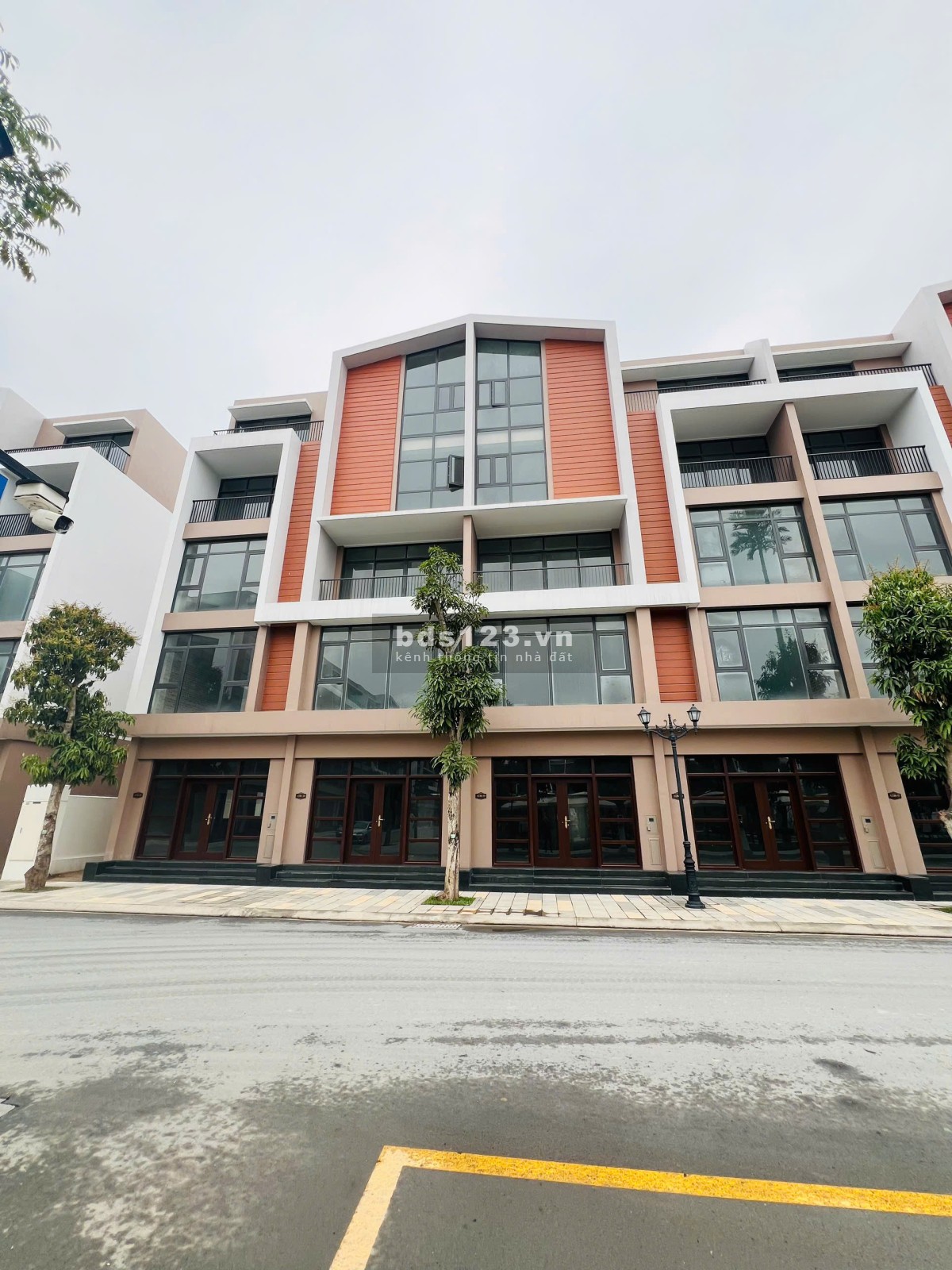 Bán LK Ánh Dương view vườn hoa, công viên tại Vinhomes Ocean Park 3 giá 10,1 tỷ