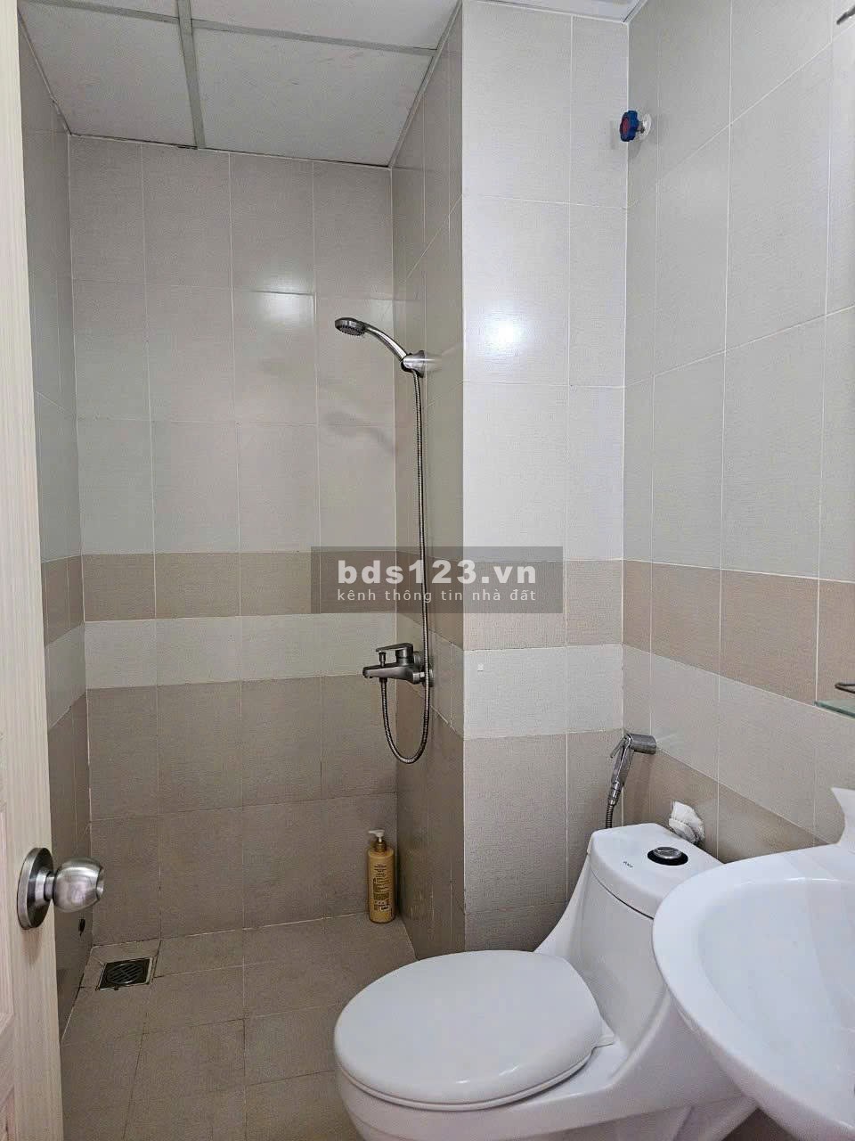 C/c Botanica, Hồng hà, p2, Tân BÌnh: 77m2 - 2p ngủ, 2wc, Nt, 17,5tr/th