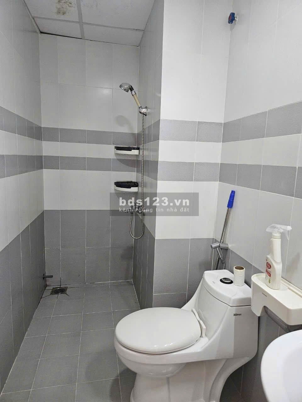 C/c Botanica, Hồng hà, p2, Tân BÌnh: 77m2 - 2p ngủ, 2wc, Nt, 17,5tr/th