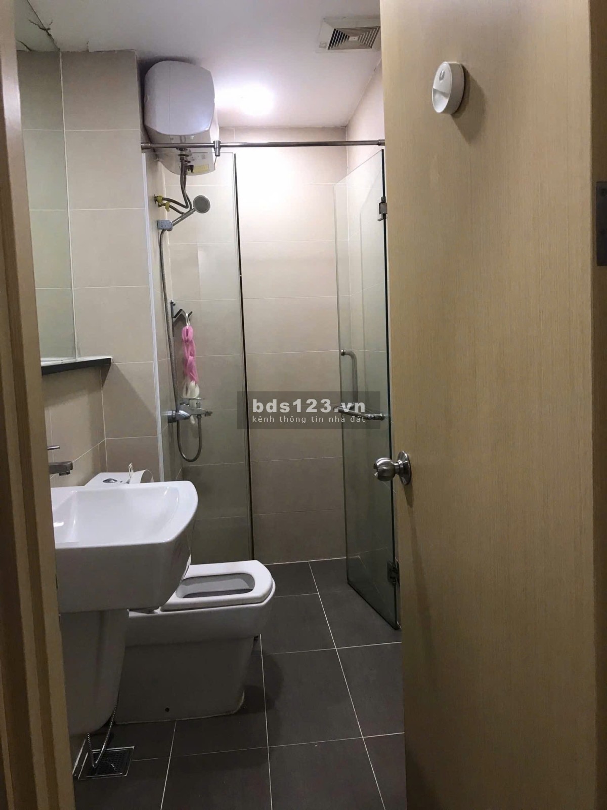 Chung cư Carillon 3, Hoàng Hoa Thám, P13, TB, 105m2, 3PN, 15tr/tháng.