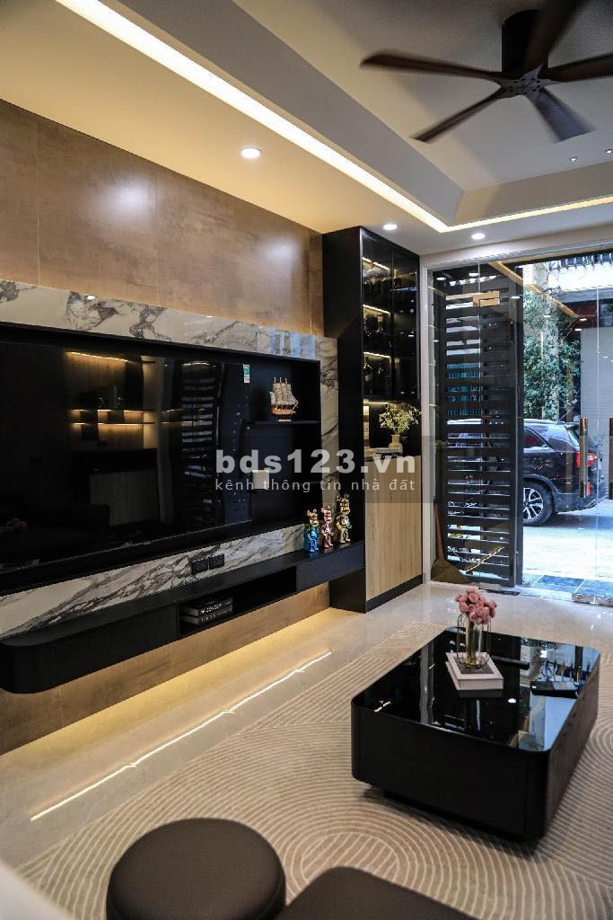 Nhà đẹp Chính Kinh - Cho thuê dòng tiền - Nhỉnh 5 tỷ