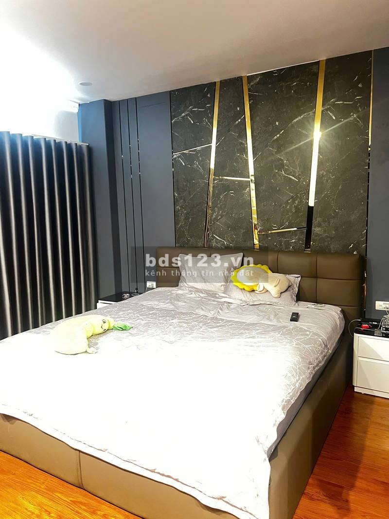 Bán nhà đẹp, TT Phường Thạch Bà, Long Biên. DT: 60m2 × 6 Tầng Thang Máy. MT: 4m × GIÁ: 8.45 Tỷ