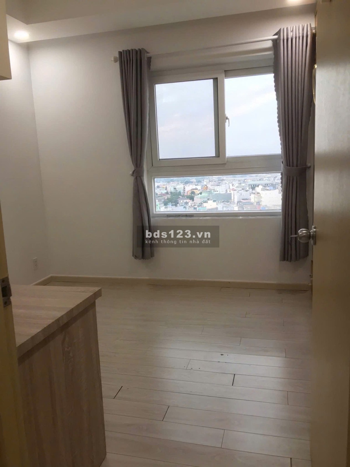 Chung cư Carillon 3, Hoàng Hoa Thám, P13, TB, 105m2, 3PN, 15tr/tháng.