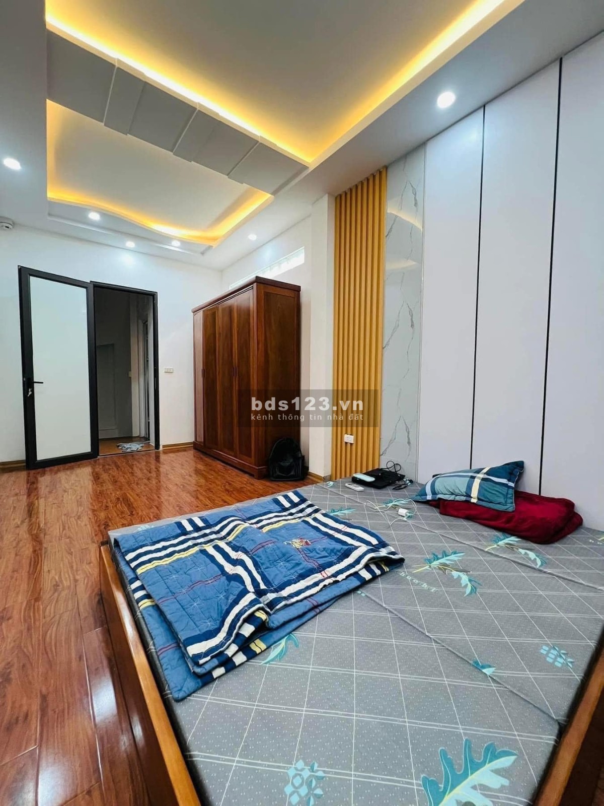 Nhà mới xây 5 tầng phố Kim Mã - Ba Đình 2 mặt thoáng - Gần phố - 6.4 tỷ