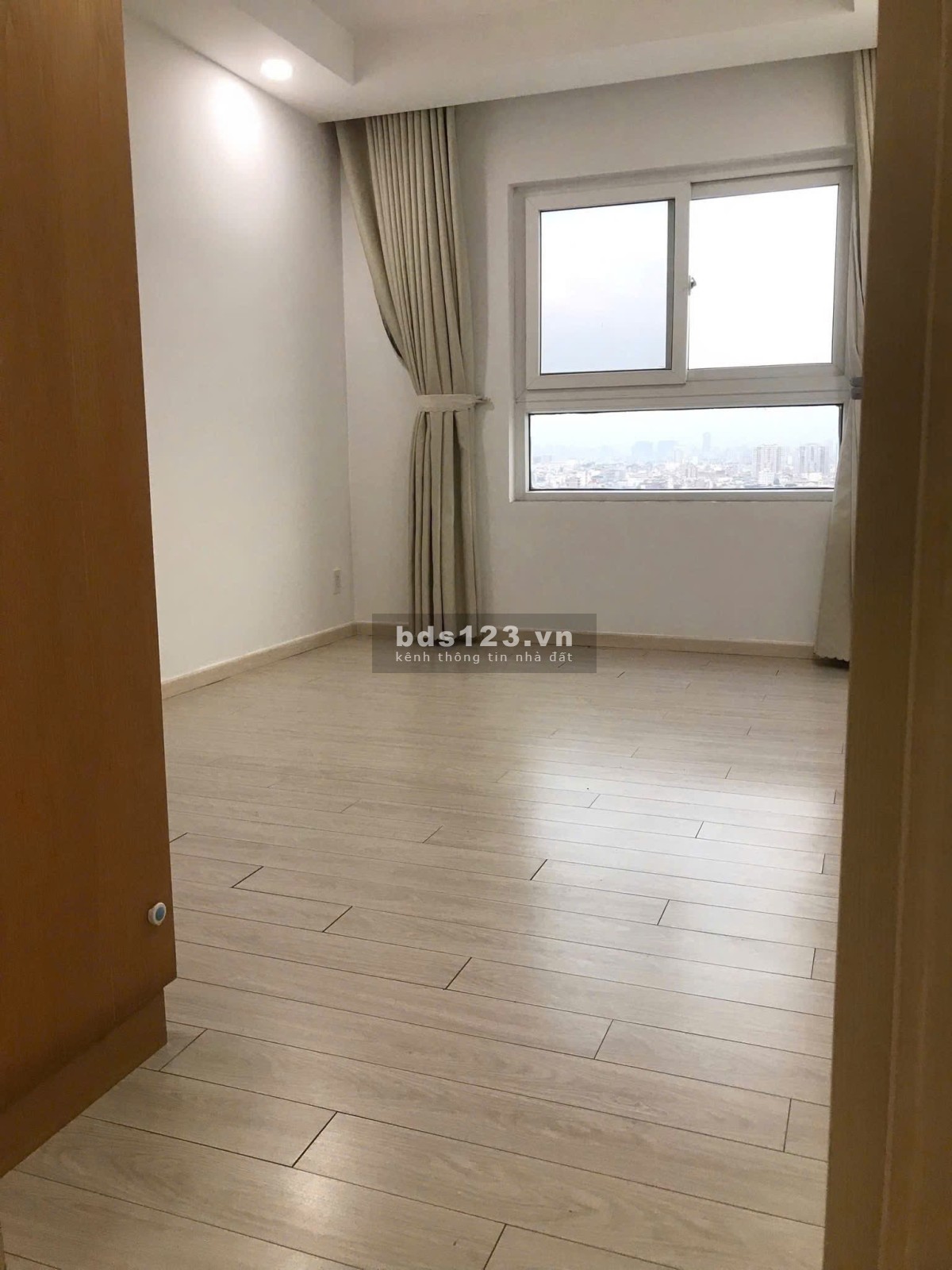 Chung cư Carillon 3, Hoàng Hoa Thám, P13, TB, 105m2, 3PN, 15tr/tháng.