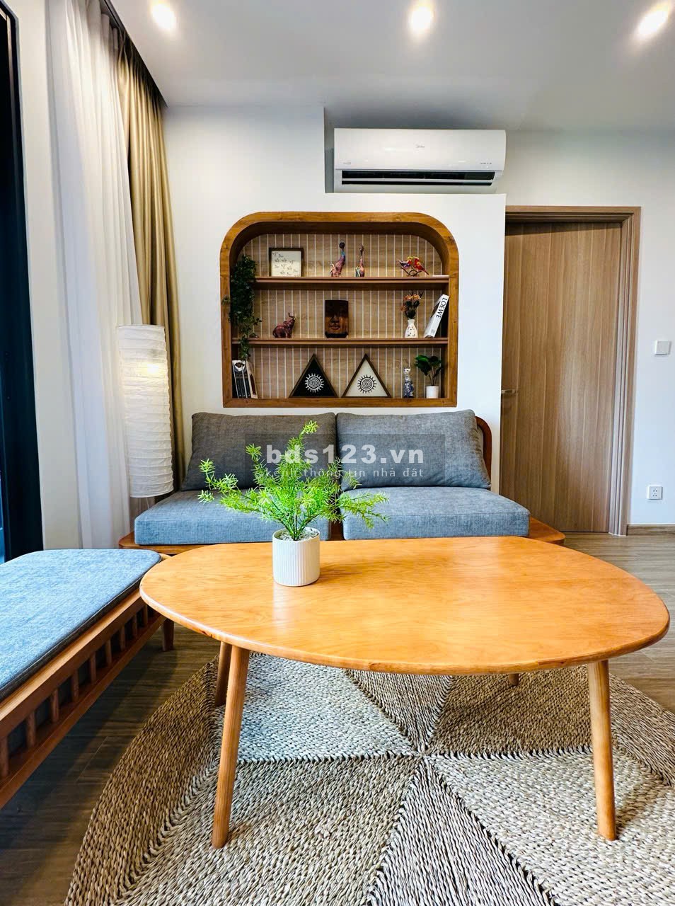 Cho thuê căn hộ 3 phòng ngủ rộng 100m2. Giá chỉ 15tr/tháng full nội thất đẹp