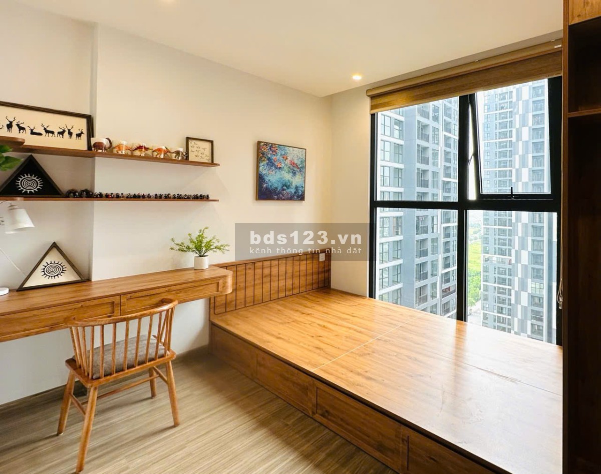 Cho thuê căn hộ 3 phòng ngủ rộng 100m2. Giá chỉ 15tr/tháng full nội thất đẹp