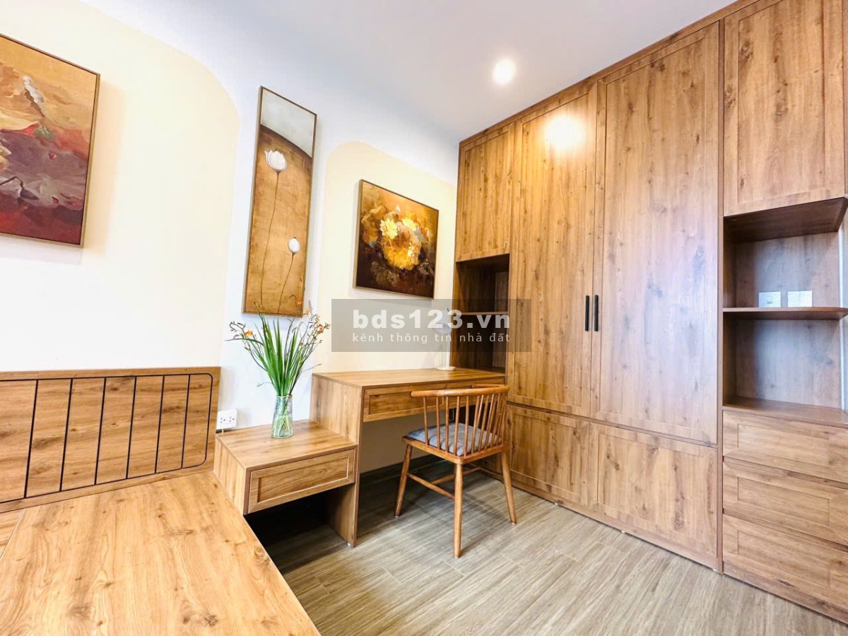 Cho thuê căn hộ 3 phòng ngủ rộng 100m2. Giá chỉ 15tr/tháng full nội thất đẹp