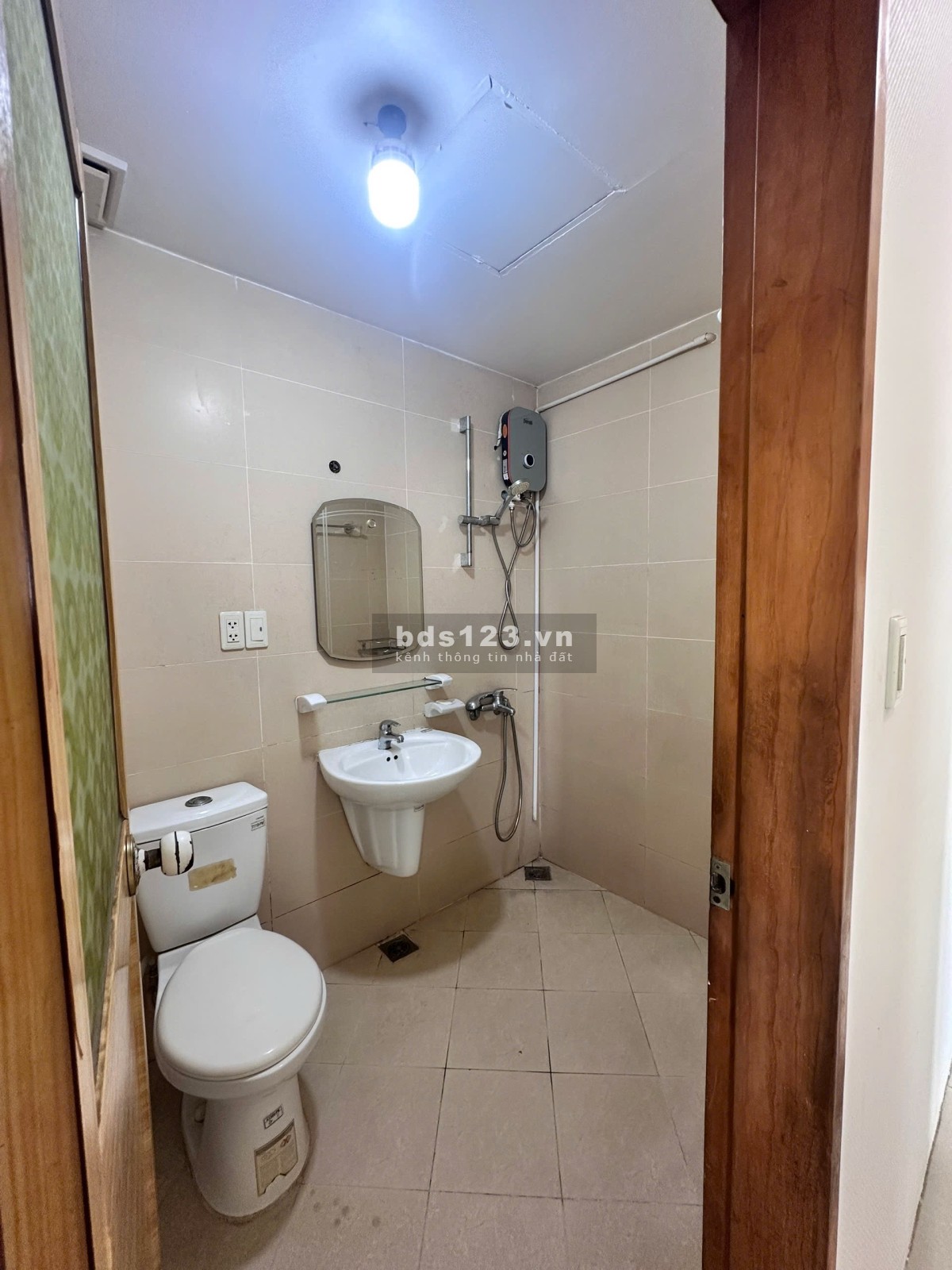 Căn hộ Hoàng KIm Thế Gia, BÌnh Tân: 85m2 - 3p ngủ, 2wc, 10tr/th