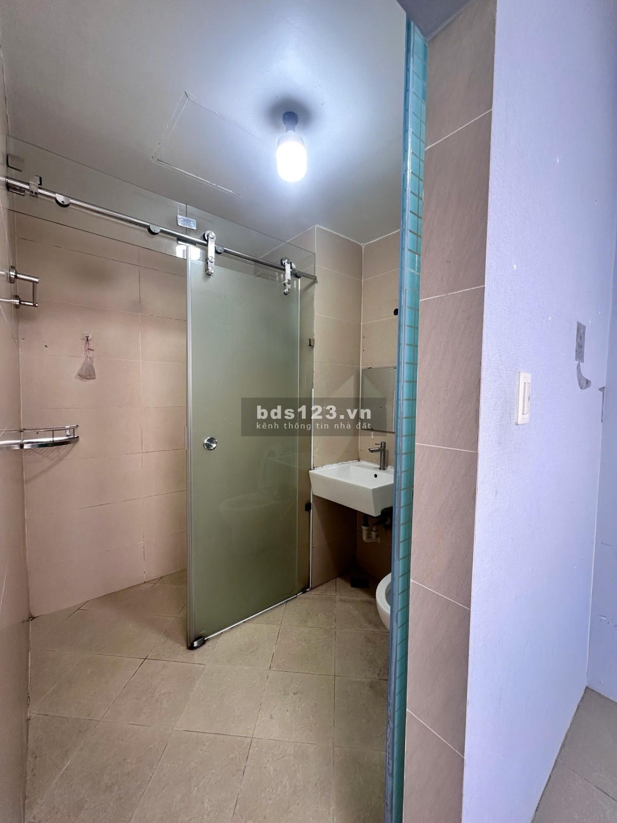 Căn hộ Hoàng KIm Thế Gia, BÌnh Tân: 85m2 - 3p ngủ, 2wc, 10tr/th