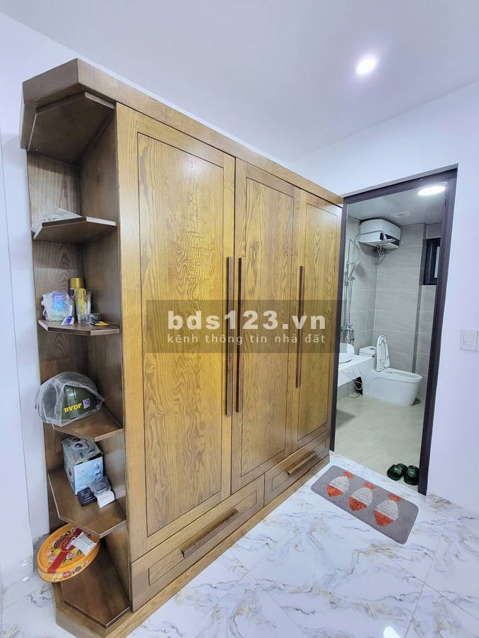 Nhà mới - Đường Cổ Linh - TT Thạch Bàn – LB. DT: 37m2 x 6 Tầng. MT 6.5m. GIÁ: 6 Tỷ (có thương lượng)