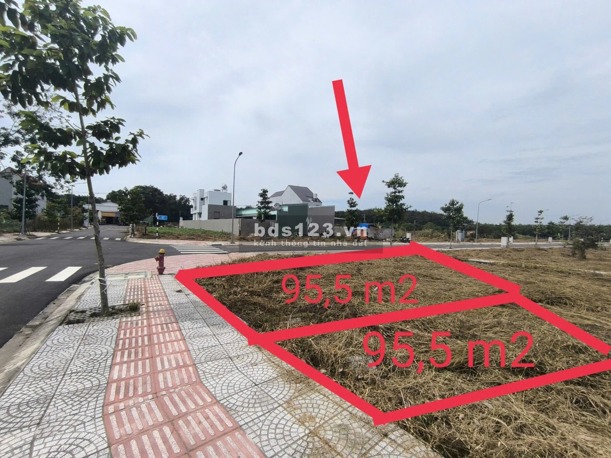 Cần bán gấp lô đất nằm gần KCN VSIP3 giá chỉ 700 triệu full thổ cư sổ sẵn