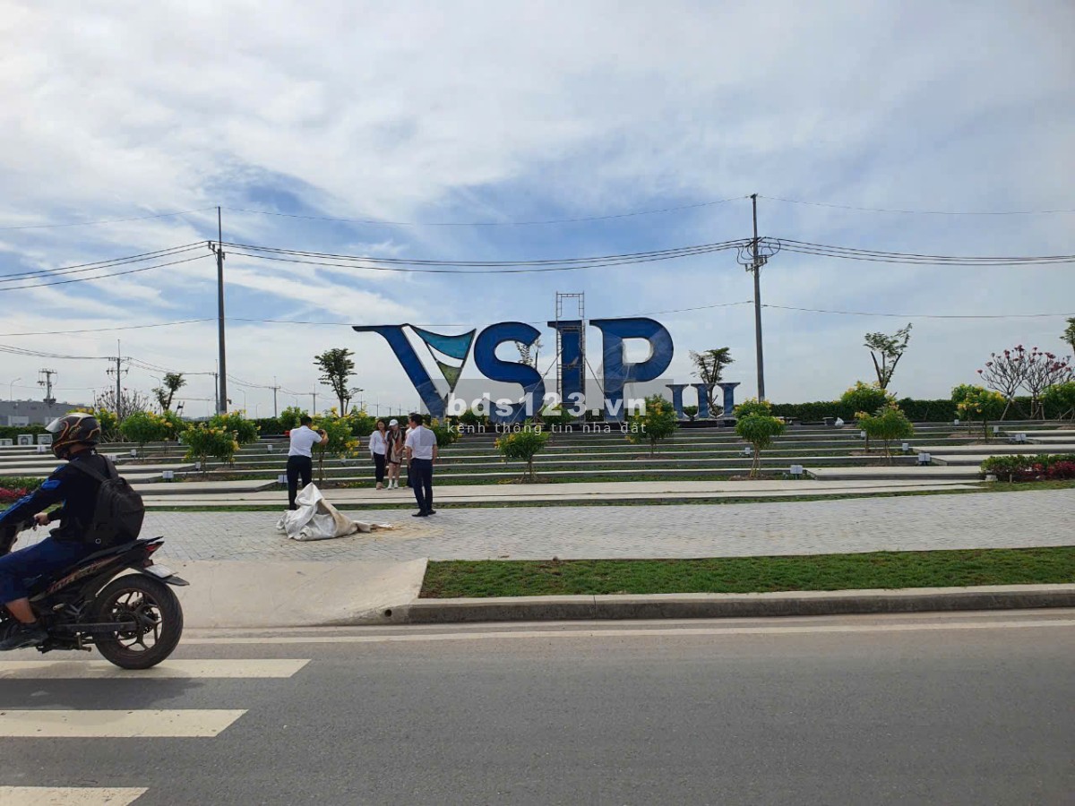 Cần bán gấp lô đất nằm gần KCN VSIP3 giá chỉ 700 triệu full thổ cư sổ sẵn