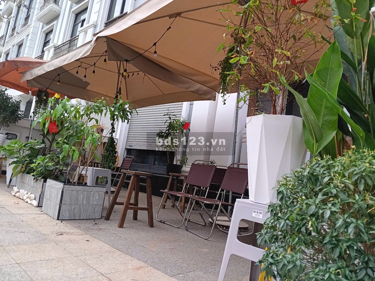 Cho thuê quán cafe + Phòng ở, chỉ cần vào là bán ngay!