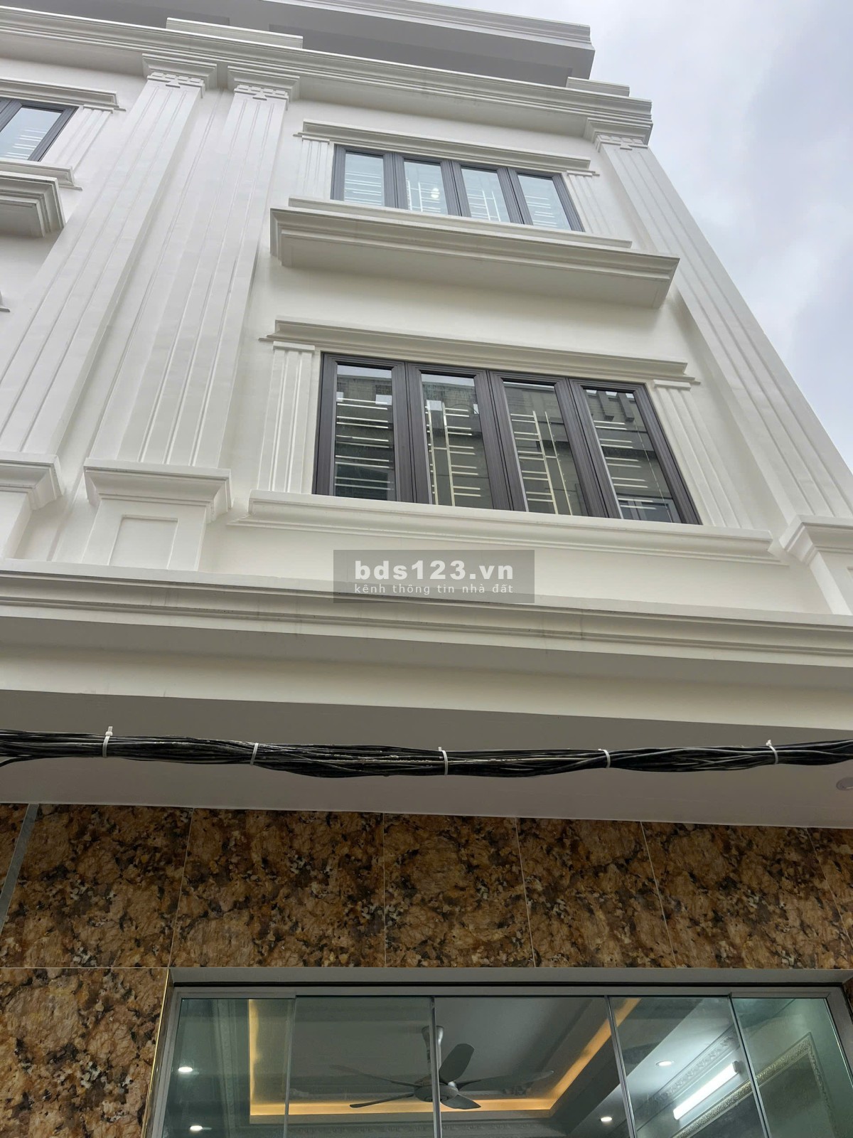 Nhà 4 tầng mới xậy ở Trại lẻ, nhà hoàn thiện đồ cơ bản, đầy đủ giấy tờ pháp lý rõ ràng.