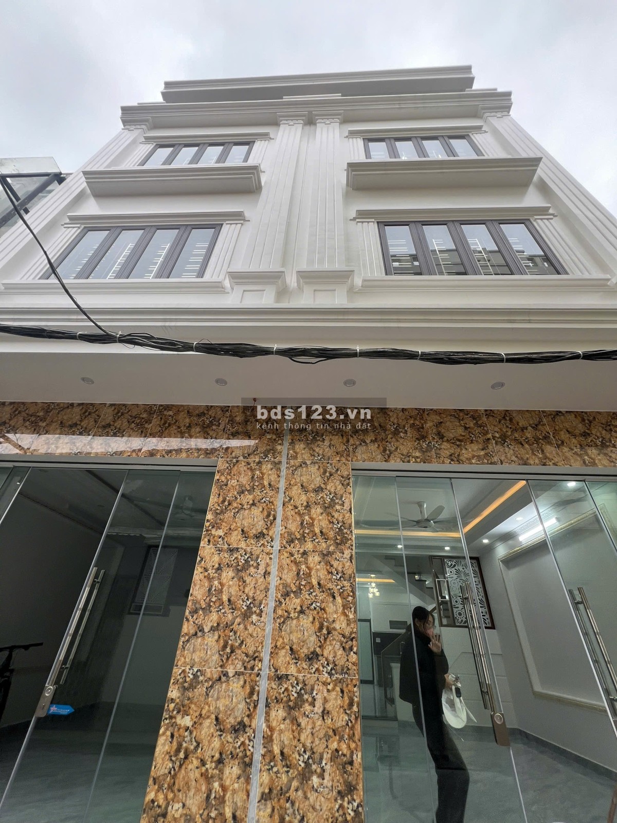 Nhà 4 tầng mới xậy ở Trại lẻ, nhà hoàn thiện đồ cơ bản, đầy đủ giấy tờ pháp lý rõ ràng.