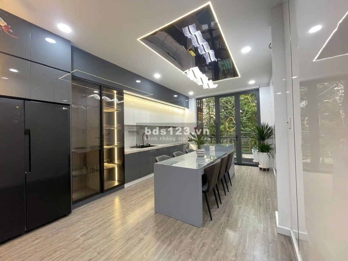 Mặt tiền Cư Xá Phú Bình Q11 (4X12m) 5 lầu, thang máy, nhà mới 100%, ảnh nhà thật như hình