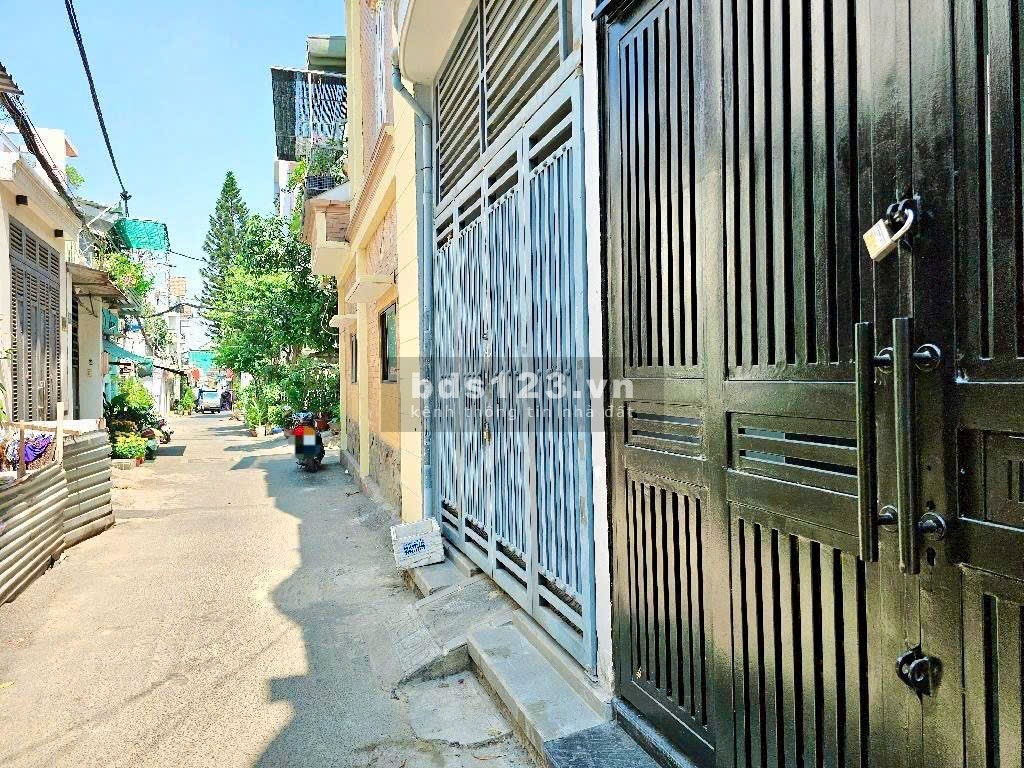 Nhà đẹp P17, GV ở ngay. Gần MT, sổ vuông vức. Hẻm sạch sẽ, an ninh. Giao thông thuận tiện