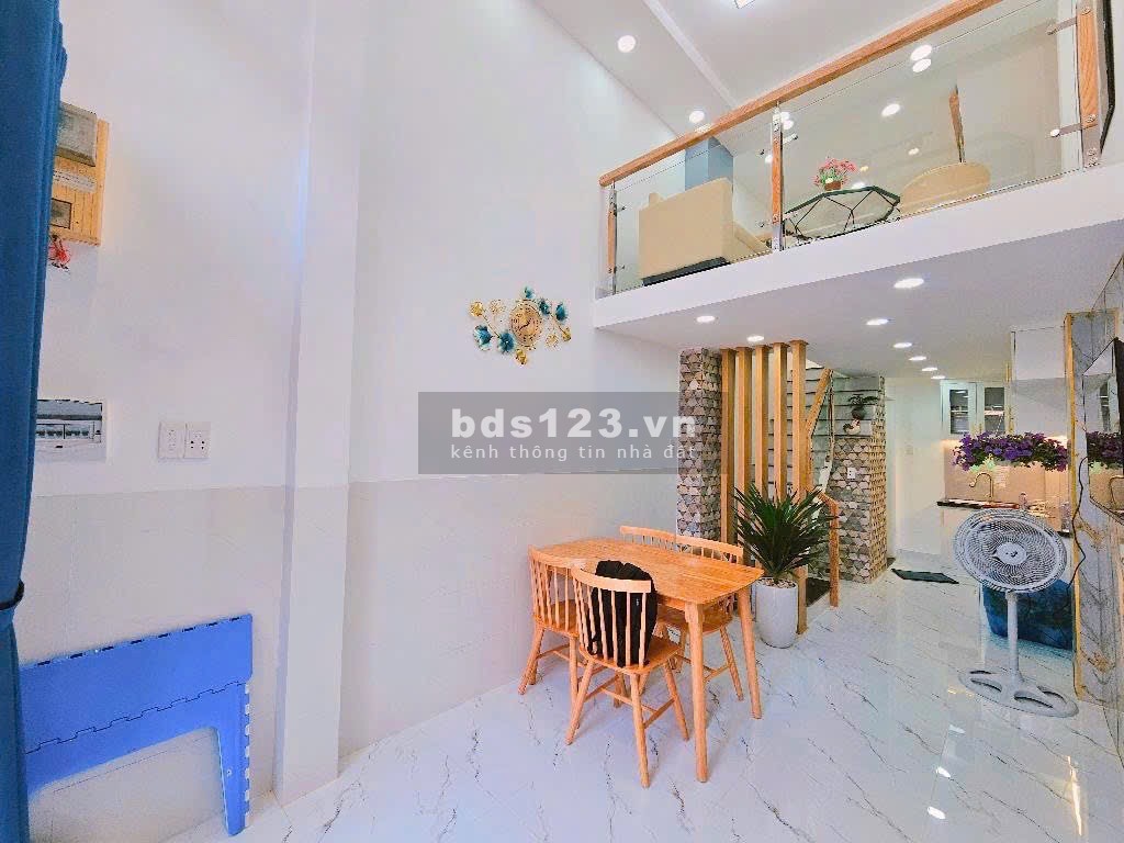 Nhà đẹp P17, GV ở ngay. Gần MT, sổ vuông vức. Hẻm sạch sẽ, an ninh. Giao thông thuận tiện