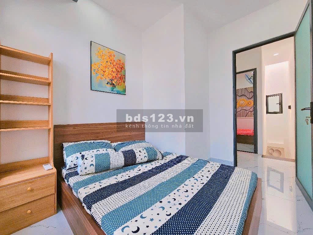 Nhà đẹp P17, GV ở ngay. Gần MT, sổ vuông vức. Hẻm sạch sẽ, an ninh. Giao thông thuận tiện