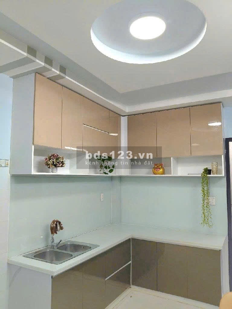 Nhà đẹp GV sạch sẽ Thoáng mát. Xe hơi đậu nhà. Thuận tiện kinh doanh đa ngành nghề