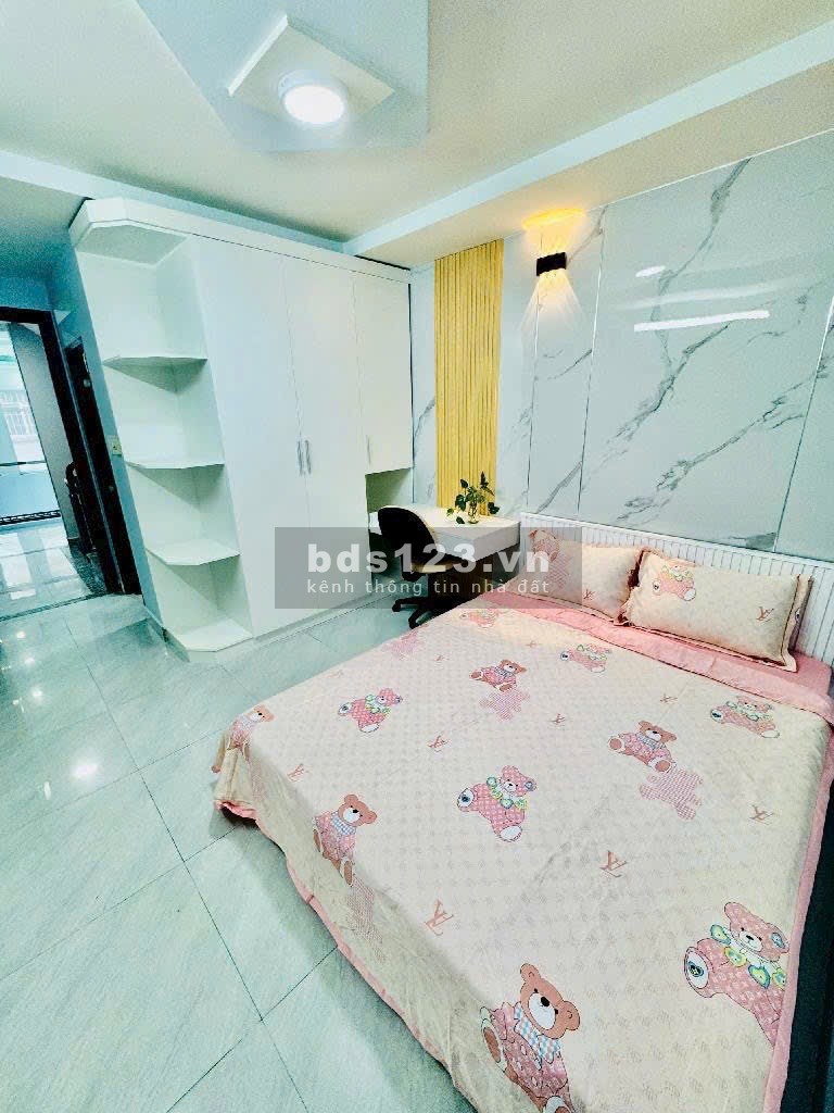 Nhà đẹp GV sạch sẽ Thoáng mát. Xe hơi đậu nhà. Thuận tiện kinh doanh đa ngành nghề