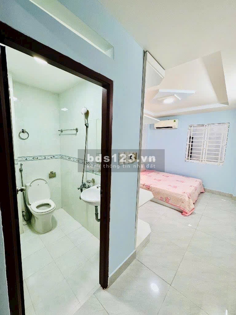 Nhà đẹp GV sạch sẽ Thoáng mát. Xe hơi đậu nhà. Thuận tiện kinh doanh đa ngành nghề