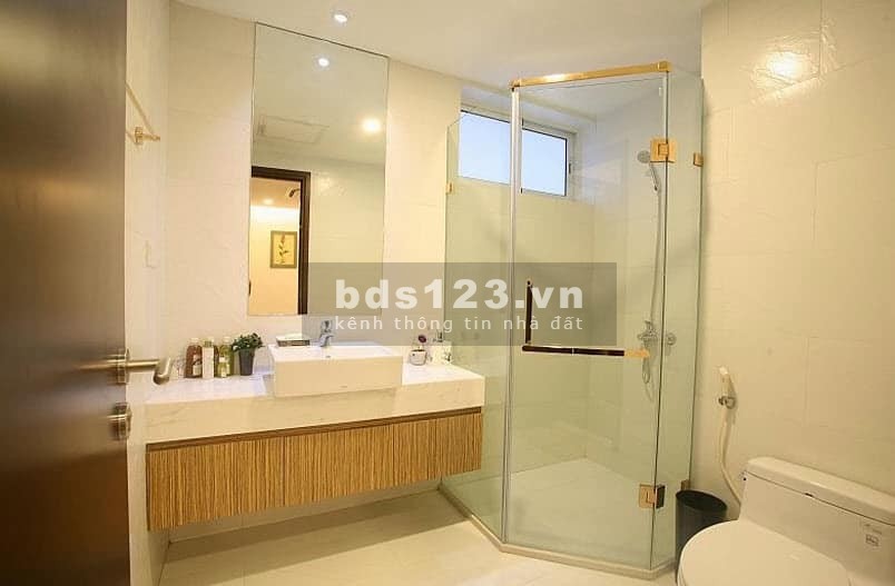 Bán căn 2PN 70M2 - 4 tỷ 2 - Full nội thất - Hòa Bình Green City - 505 Minh Khai