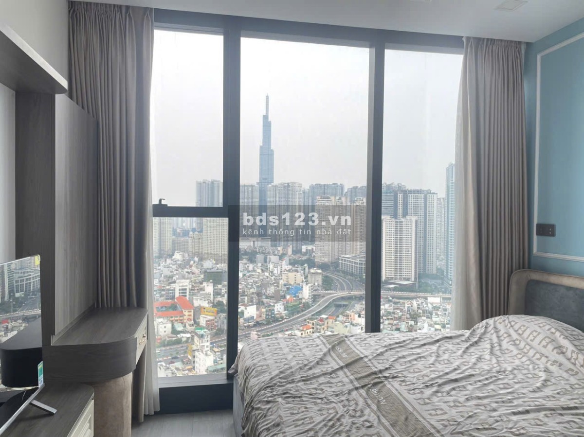 Bán CC 2PN, 2WC, 70m2 tại Vinhomes Golden River Ba Son, giá tốt 11,8 tỷ, Q1, HCM