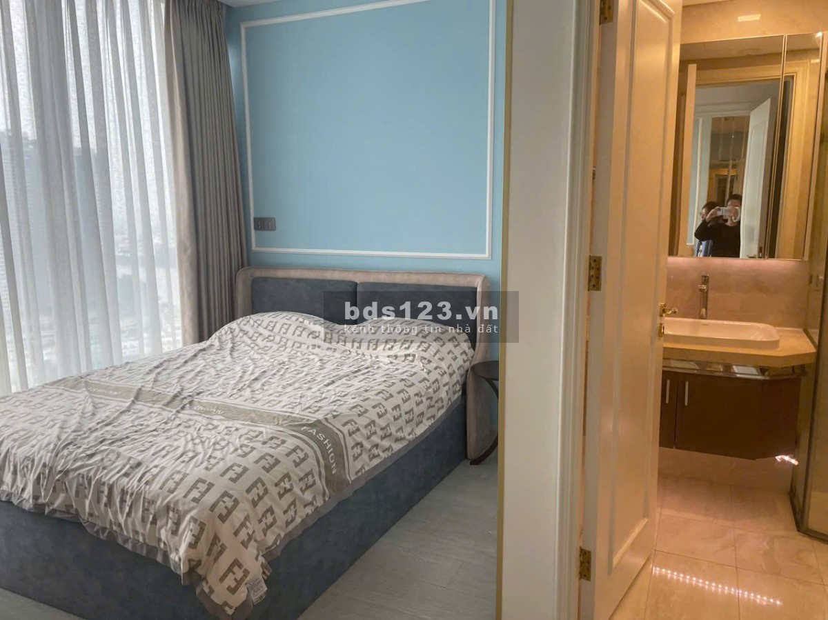 Bán CC 2PN, 2WC, 70m2 tại Vinhomes Golden River Ba Son, giá tốt 11,8 tỷ, Q1, HCM