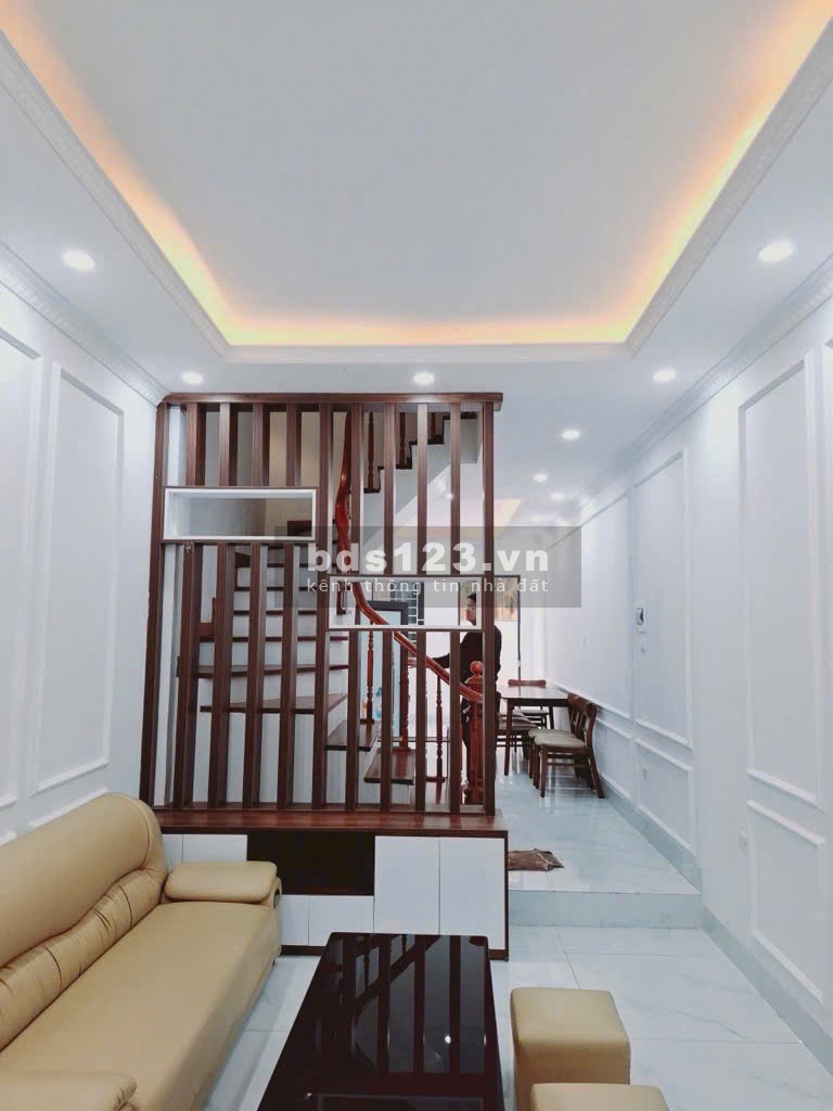 B,án nhà phố ngọc thụy 33m2 nhà dân xây rất kiên cố con mới , .giá chào 5,98