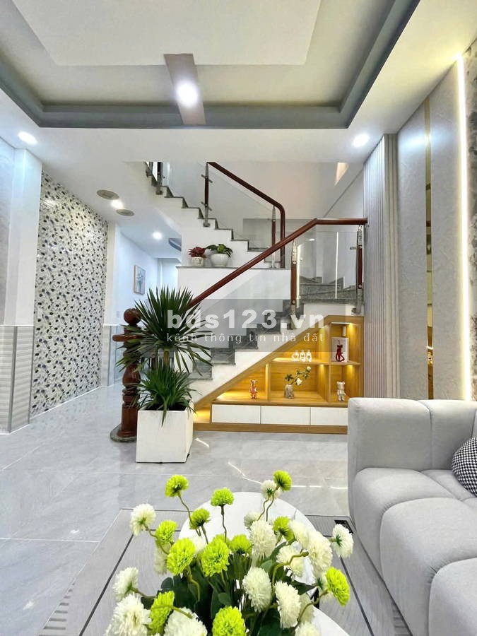 Bán gấp nhà Phạm Văn Chiêu Gò Vấp MT rộng DT 40m2 x 2 tầng - giá chỉ 4.5 tỷ. Tặng full nội