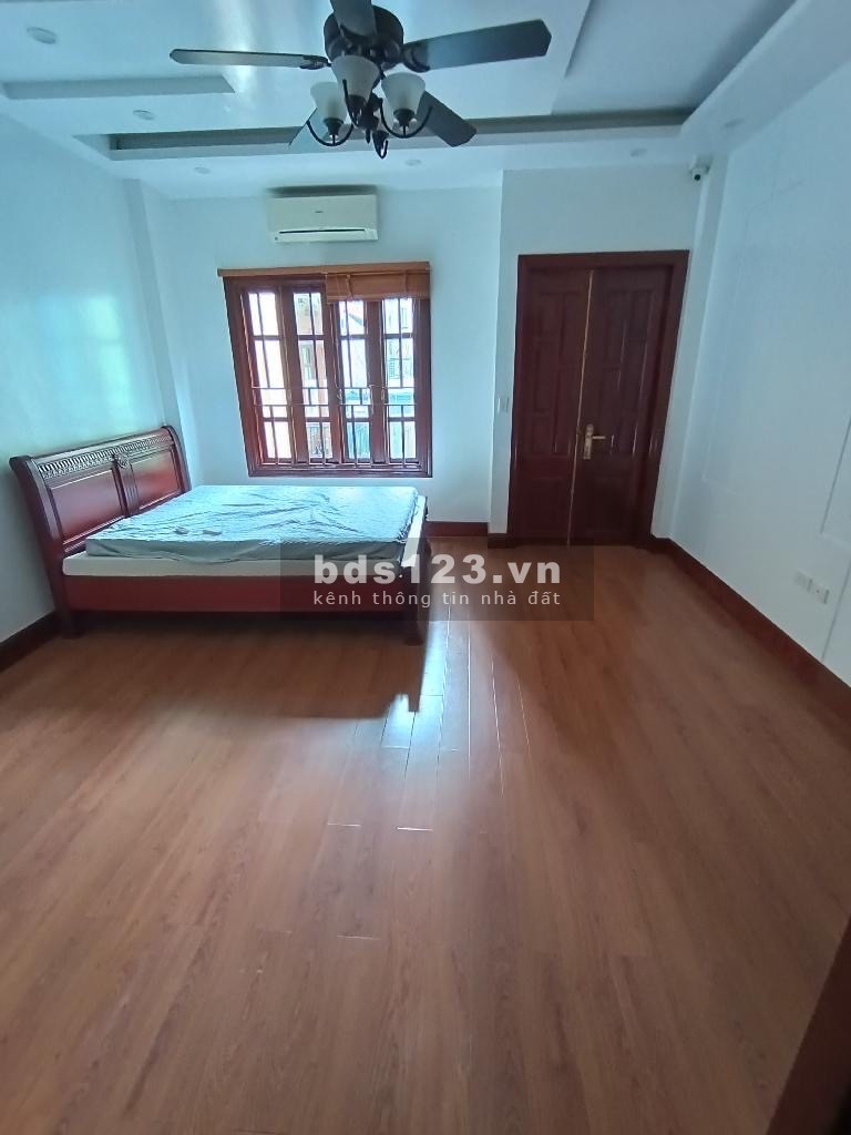 Chính chủ nhờ bán căn nhà 7 tầng - Đường Nguyễn Khang - Phố sầm uất